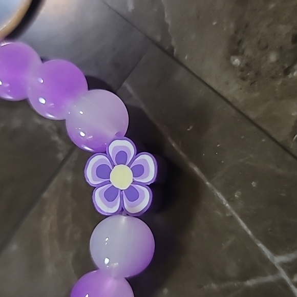 Purple Multicolored Flower Bead Elastic Bracelet Keychain - Picture 6 of 6